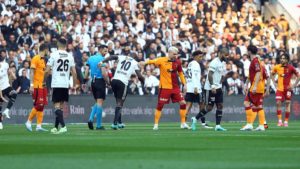 (ÖZET) Beşiktaş – Galatasaray maç sonucu: 3-1 | Kartal derbide geri döndü!