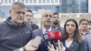 Bursa’da Kemal Kılıçdaroğlu’nun pankartlarını asan 5 genç gözaltına alındı