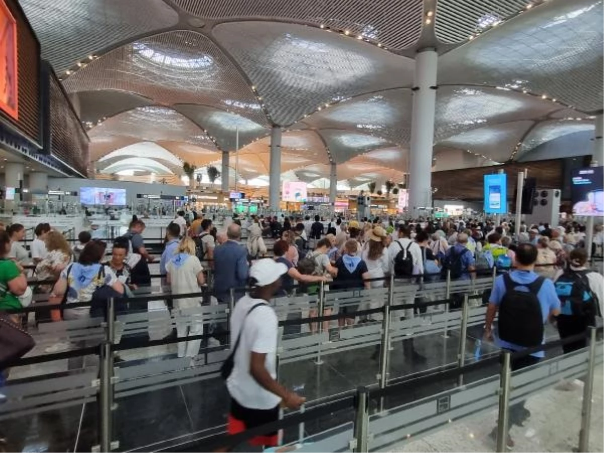 İstanbul Havalimanı’nda Bayram Yoğunluğu Devam Ediyor