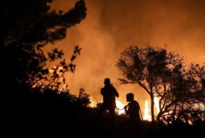 AFAD: Çanakkale’deki yangına bin 489 işçi, 8 uçak, 26 helikopter sevk edildi