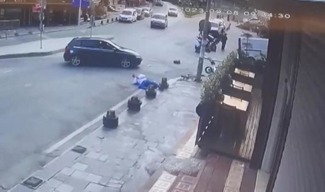 Arnavutköy’de motosiklet şoförü arabayla çarpıştı