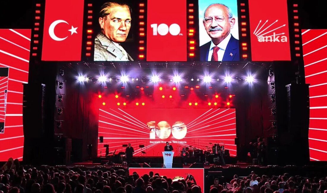CHP’nin 100. Yıl Dönümü Etkinliklerinde Eski Genel Liderlere Plaket Takdim Edildi