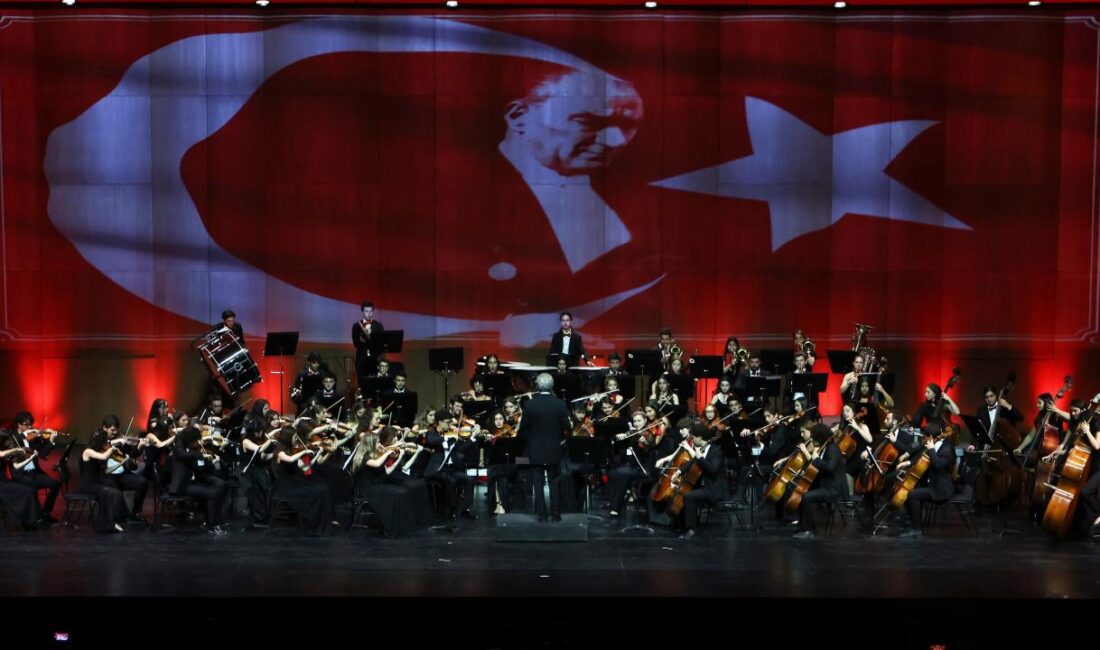 Cumhuriyet’in 100’üncü yılı TUGFO konseri ile kutlandı
