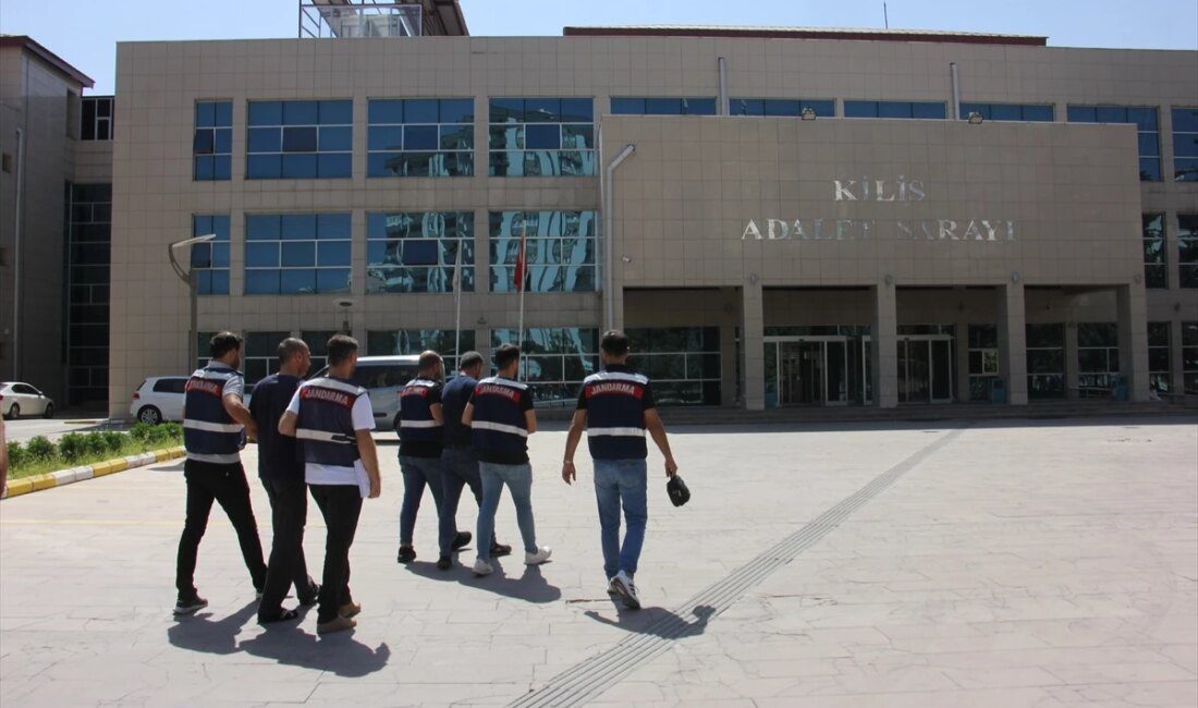 Kilis’te FETÖ ve PKK/KCK operasyonunda 2 şüpheliden biri cezaevine konuldu