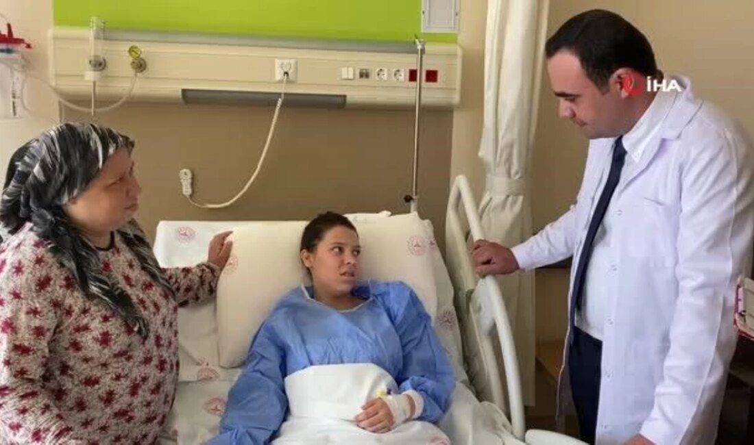 Konya’da 14 yaşındaki çocuğun kamburu ameliyatla düzeltildi